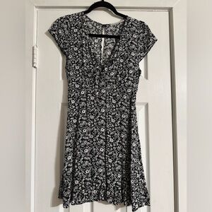 Abercrombie & Fitch Black and White Floral Midi Dress
